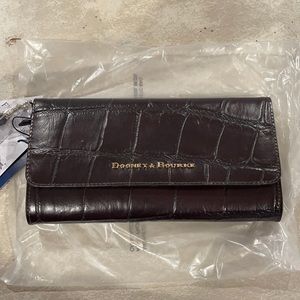 NEW! With tags. Dooney and Bourke crossbody clutch